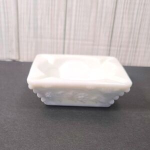Vintage Westmoreland White Milk Glass Ashtray Grape Leaf‎ Design 4x4 Square